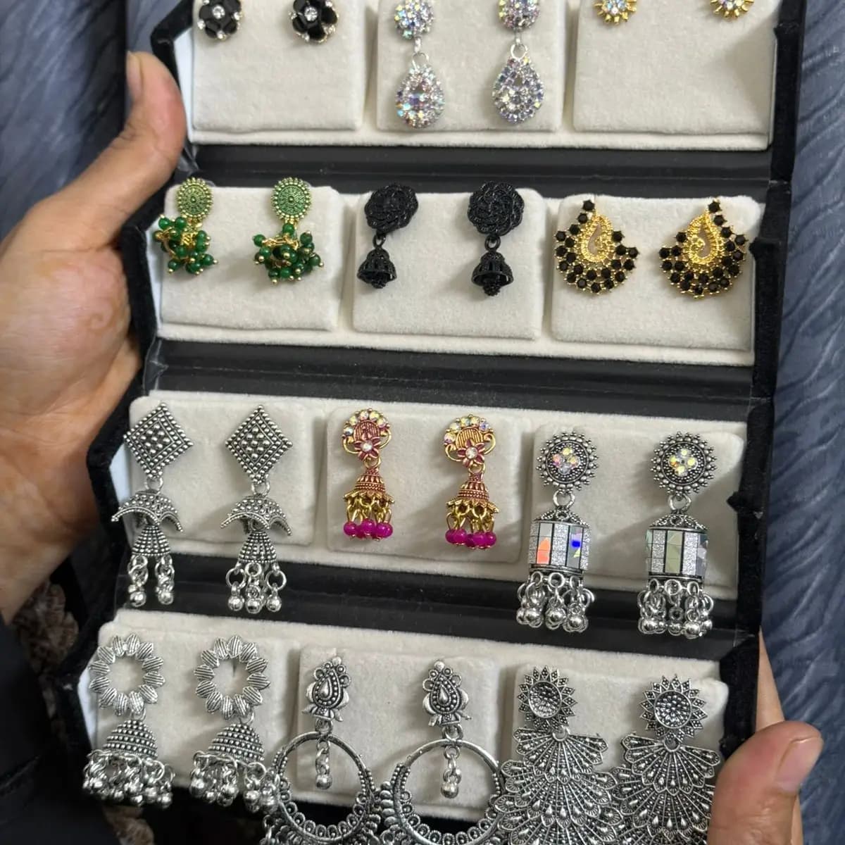 1774790889533_jhumka box.webp