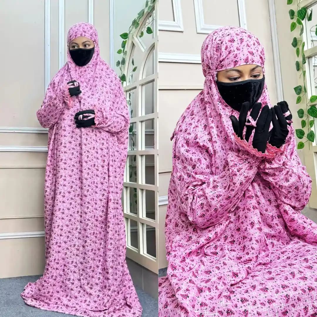 Salat long khimar in pink floral print, modest and comfortable prayer wear for women
