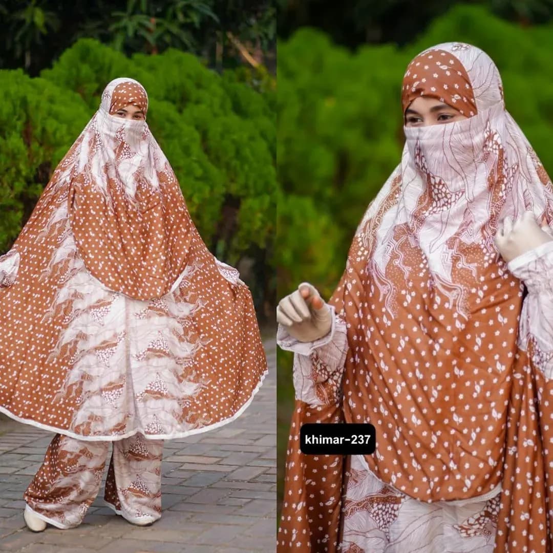 Plazu khimar in copper brown and off-white print, elegant and comfortable modest wear for women